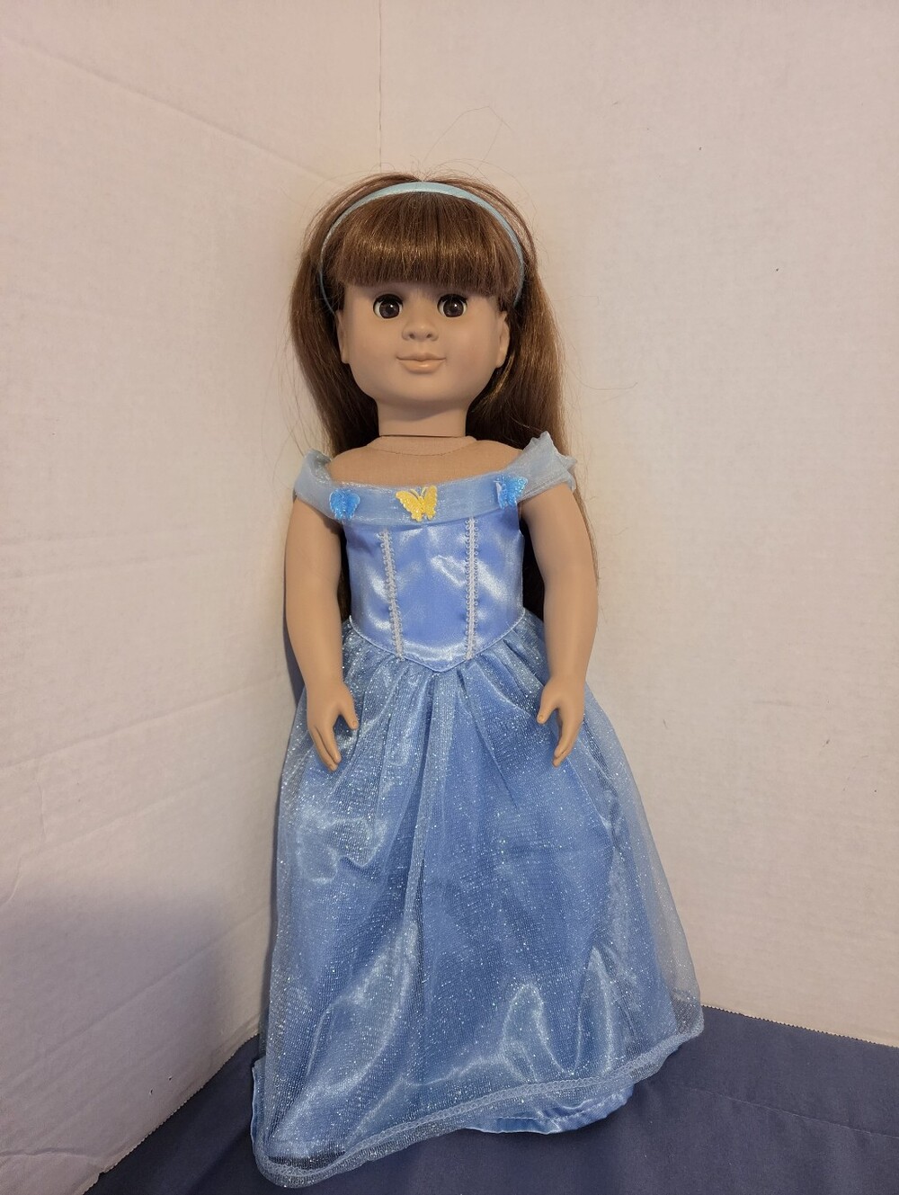 1998 BATTAT JOINTED 18" DOLL WITH 4PC OUTFIT INCLUDED